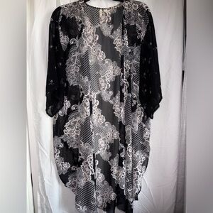 Chic Black and White Lace Robe